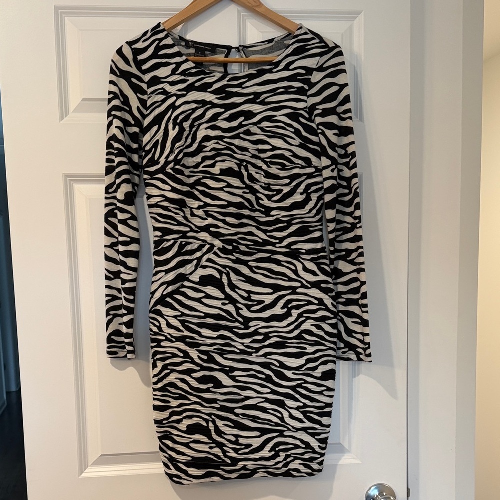 INC International Concepts Black and White Patterned Long Sleeve Dress